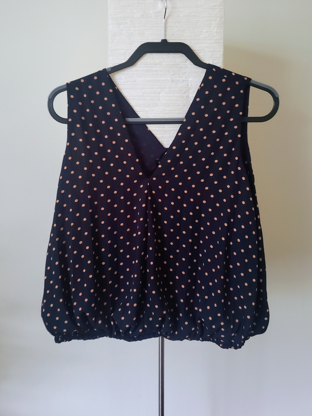 Banana Republic Navy & Pink Polka Dot Tank Top V-Neck Sleeveless Blouse Size M